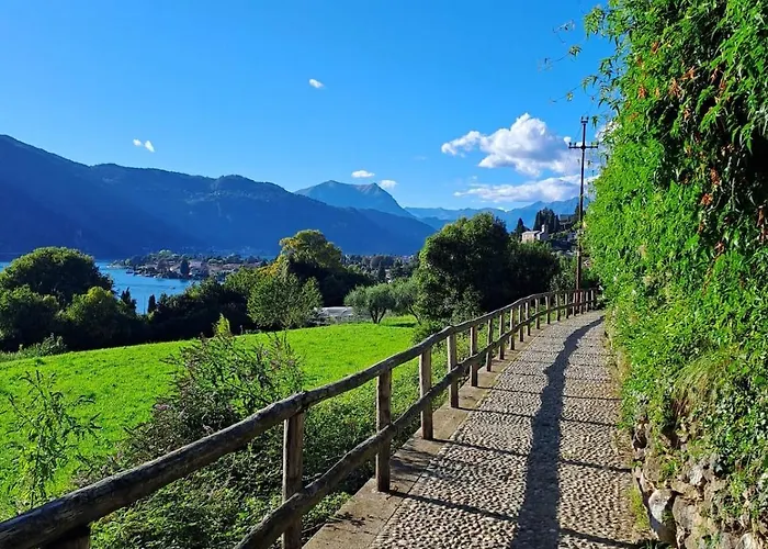 Casa Rosa Nel Borgo Di Linzanico * Abbadia Lariana