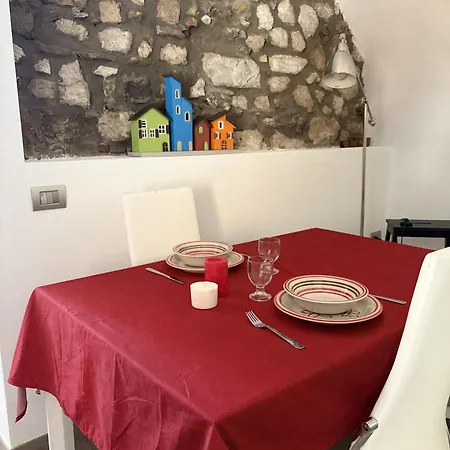 Casa Rosa Nel Borgo Di Linzanico אבאדיה לריאנה