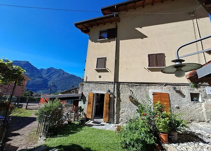 Casa Rosa Nel Borgo Di Linzanico *