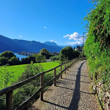 Casa Rosa Nel Borgo Di Linzanico * Abbadia Lariana